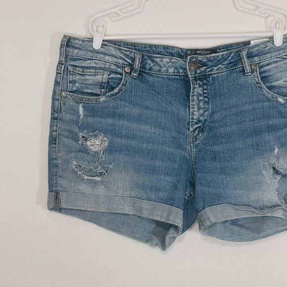 Silver Jeans Shorts Womens 22 Boyfriend Mid Rise Distressed Holes Faded Ripped - Picture 11 of 11
